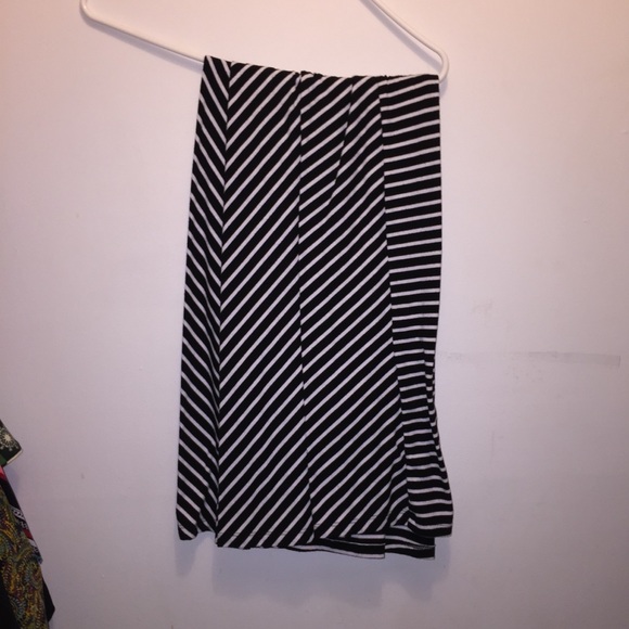 Striped maxi skirt Maurice’s large - Picture 2 of 4